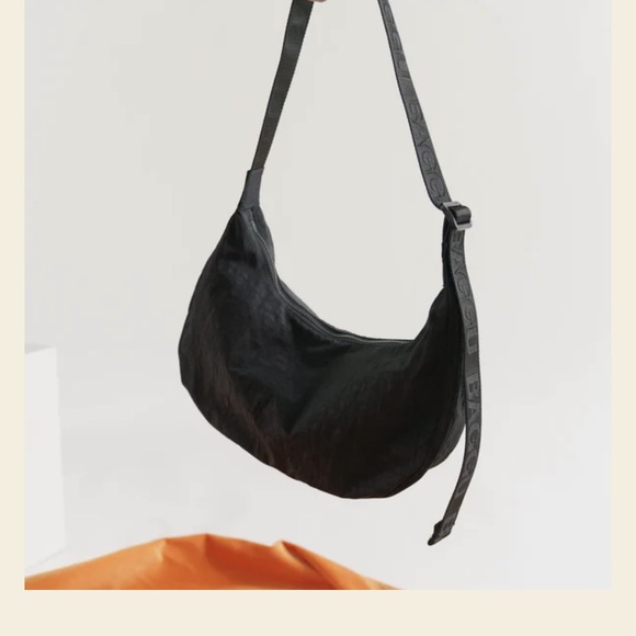 Baggu crescent bag in BLACK - Picture 4 of 8